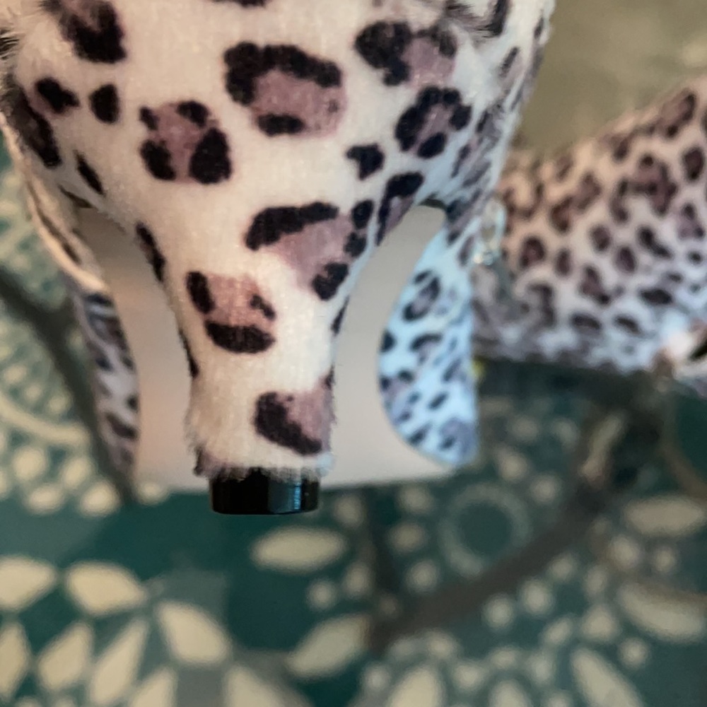 Snow leopard ankle boots - Picture 3 of 6